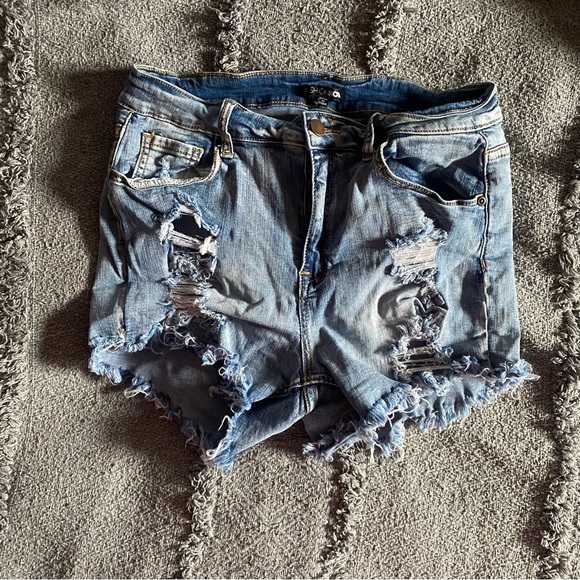 Fashion Nova Shorts - Picture 1 of 2